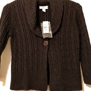 NEW BROWN SWEATER with 3/4 length sleeves.